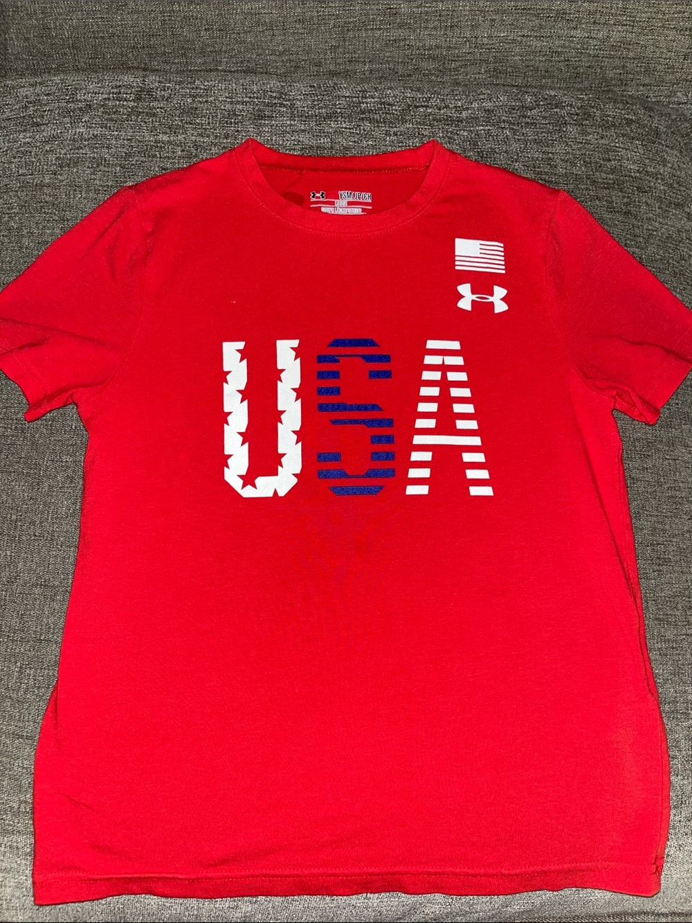 Boys Under Armour Heat Gear Red USA short sleeve shirt size JSM